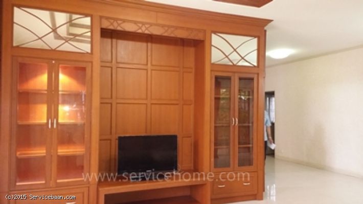 บ้านเดี่ยว ม.กรองทอง ซ.เฉลิมพระเกียรติ 55-1 ใกล้วงแหวน-สวนหลวง ร.9 -ห้างซีคอนN.0199 เฉลิมพระเกียรติ 55-1 หมู่บ้านกรองทอง 10,000,000 บาท