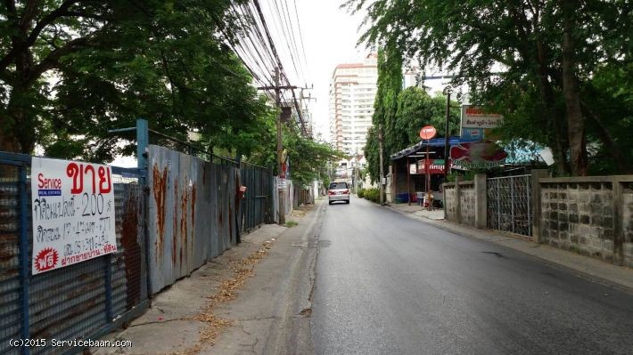 ที่ดิน 200 ว้า ถ.ศรีวรา ถมแล้ว แปลงสวย กว้างติดถนนคอนกรีต 17เมตร ลึก 47 ใกล้ถนนเลียบด่วนเอกมัย-รามอินทรา 1.5 กม. เข้าออกได้ ลาดพร้าว 94 - รามคำแหง43/1 